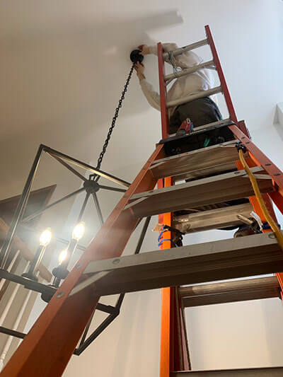 AArdvark Electric Service, Inc.'s Electrician